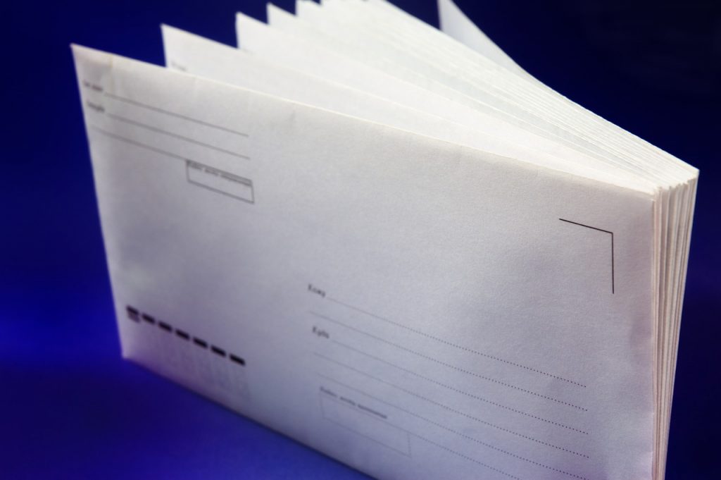 Законопроект за промени в Изборния кодекс за въвеждане на пощенско гласуване