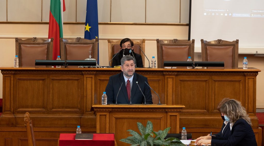 Демократична България внесе в Народното събрание първите си законодателни инициативи