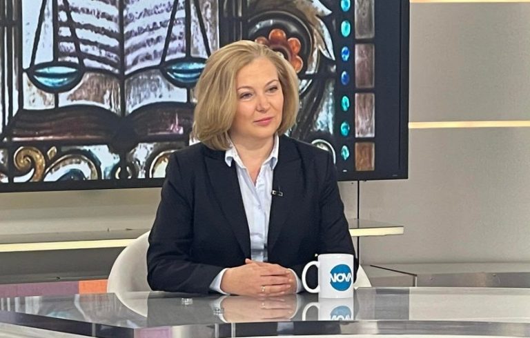 Министър Йорданова: КПКОНПИ е бухалка за неудобните и изтривалка за удобните