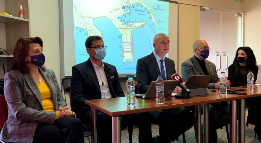 Опасни инсталации на Бургаското пристанище: Нарушен ли е законът?
