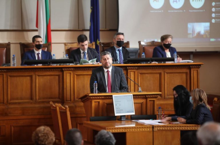“Демократична България” иска свикване на коалиционен съвет за оказването на военна помощ на Украйна