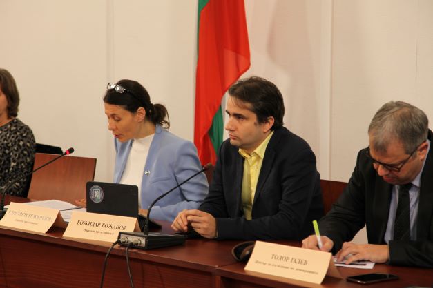 Божидар Божанов: България е засегната от перфектна буря за ефективна дезинформация