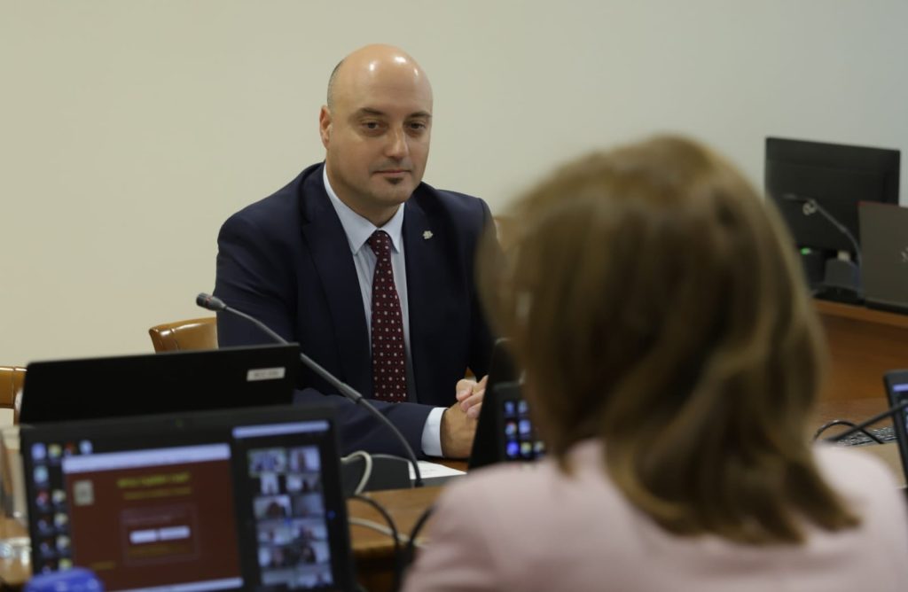 Атанас Славов: Пред Венецианската комисия ще защитавам разделянето на ВСС