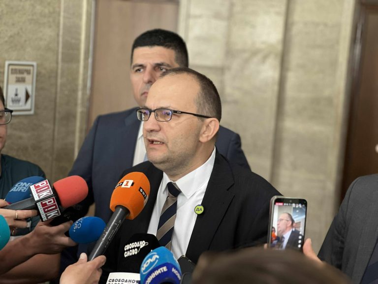 Мартин Димитров: Започне ли избирателно финансиране на общински проекти през бюджета, инвестиционната програма губи смисъл