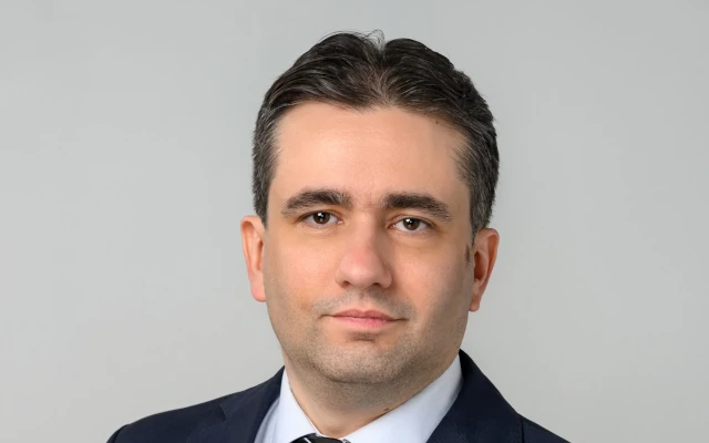 Божидар Божанов