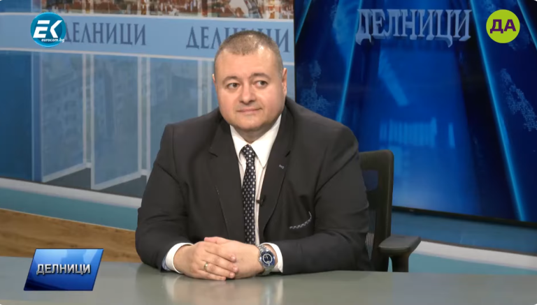 Свилен Трифонов в "Делници"