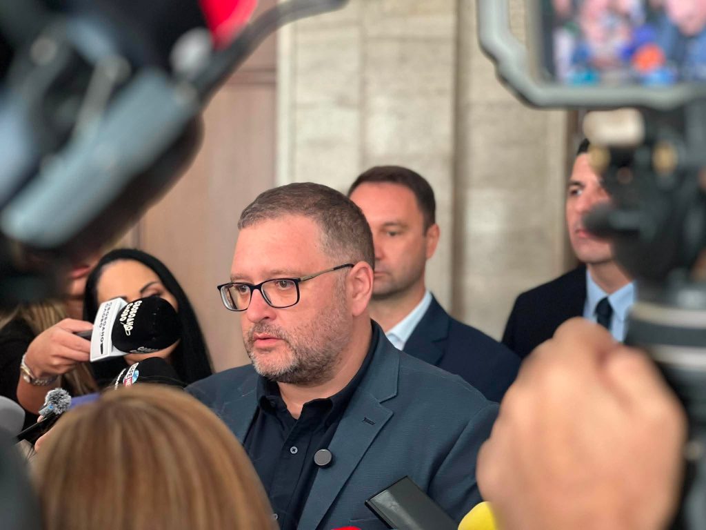ДБ:  За да няма повече мантинели като вафли МРРБ да промени веднага лобистка Наредба от 2024 г., ограничаващи вида на мантинелите
